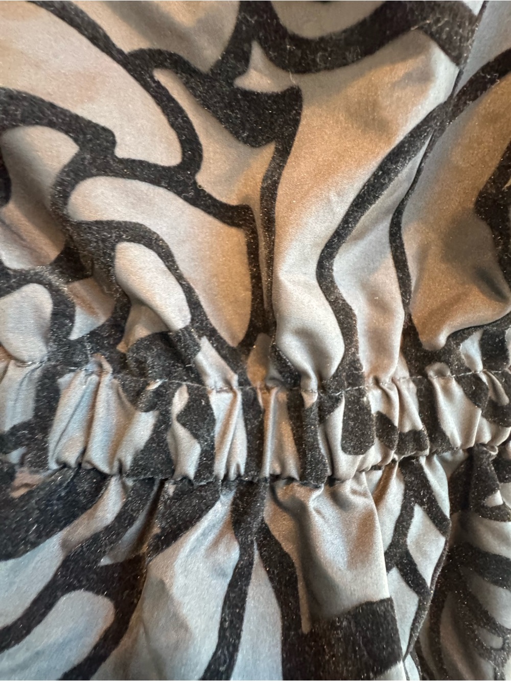 Fabletics Black Gray Floral Quilted Zip Front Jacket - Picture 4 of 8